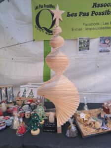 Hier au marché de Noel, je me suis rendue sur le stand de l'association 